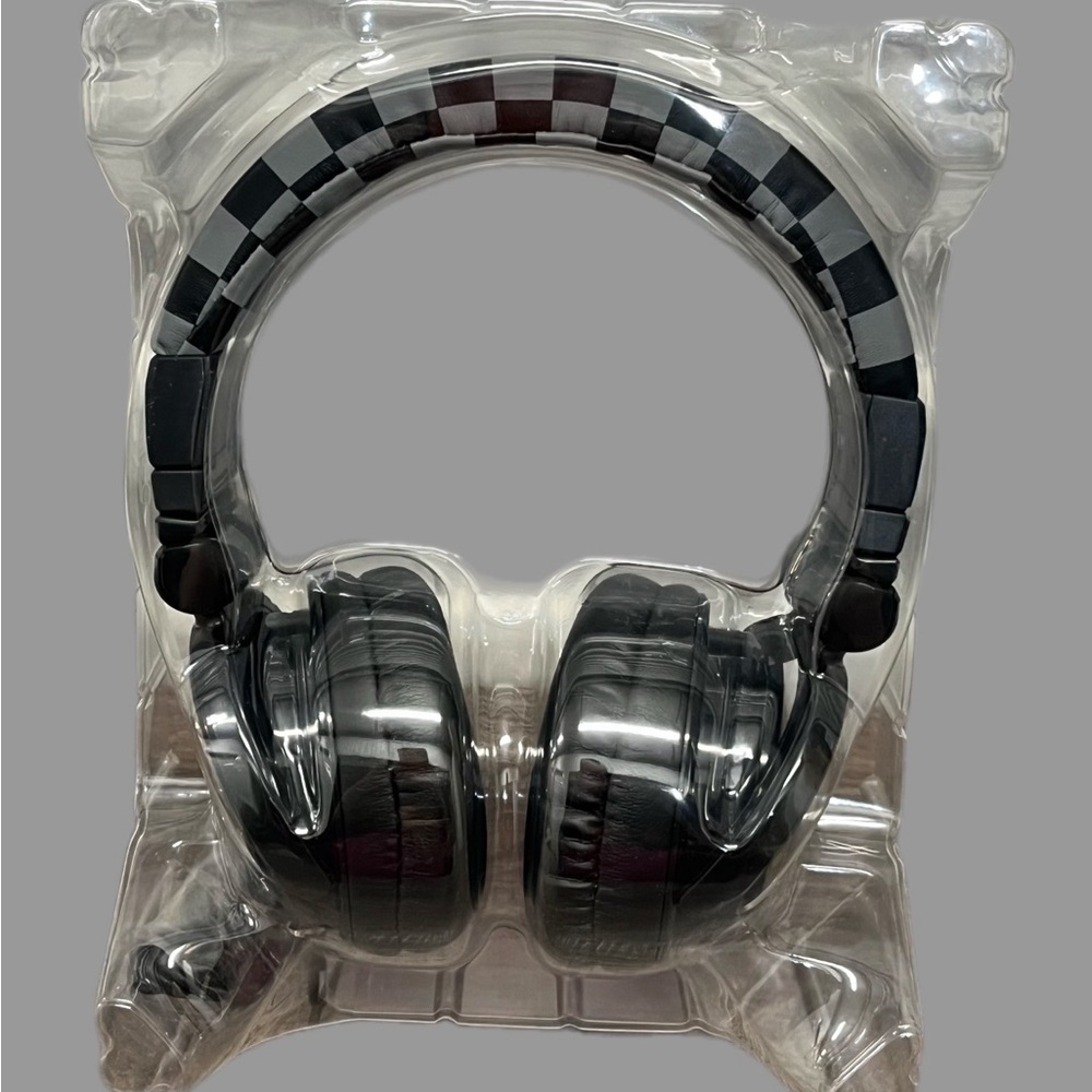 NWT Pottery Barn Black and Grey Checkered Plug-in Headphones
